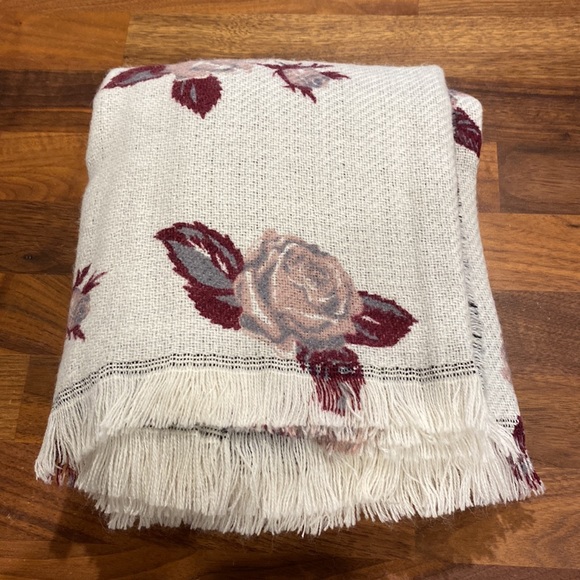 Two Tone Reversible Scarf Never Worn - Picture 2 of 4